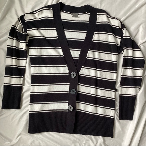 Ann Taylor Sweaters - Ann Taylor V-Neck Ladies Stripe Sweater Size L